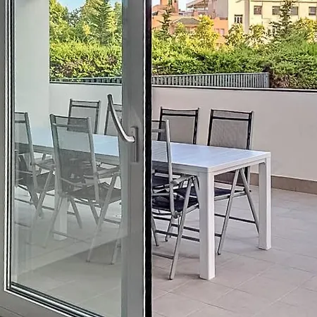 Apartmán Guestready - With Terrace And Pool *