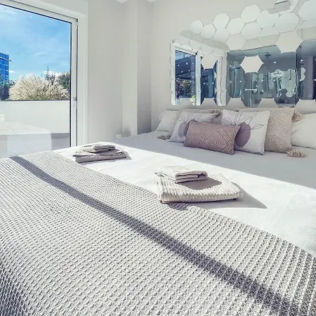 Apartmán Guestready - With Terrace And Pool *