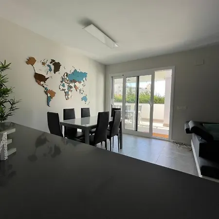 Centre With Terrace And Pool 公寓 马尔韦利亚